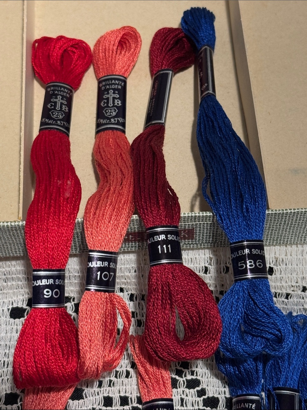 Multiple Embroidery Thread -Multicolor - Picture 4 of 16